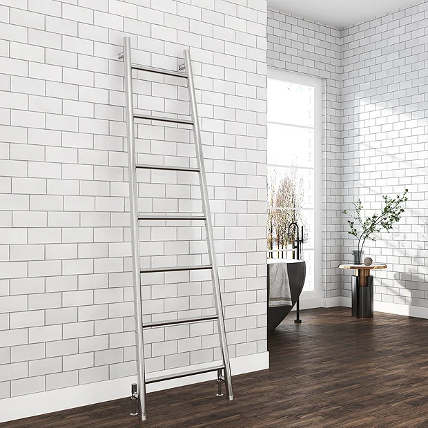 Venice Chrome Leaning Ladder 1800 X 500mm Heated Towel Rail - Image 2